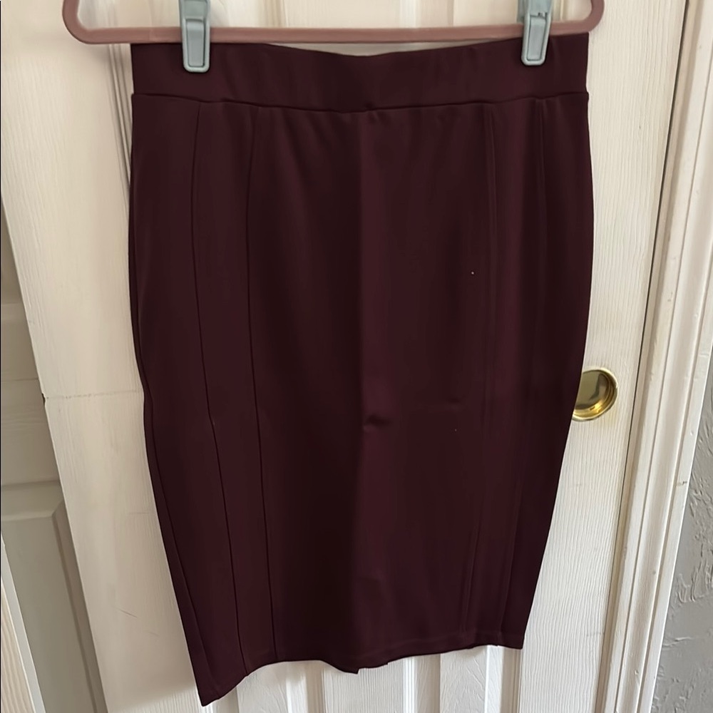 Elegant Burgundy Pencil Skirt